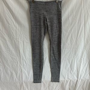 Lululemon Heather Grey Wunder Under- Size 4